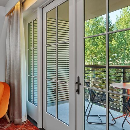 W Aspen Hotel Bagian luar foto
